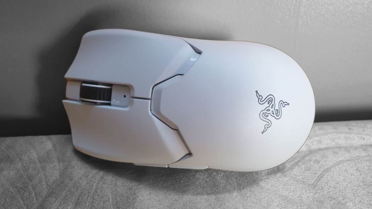 Razer Viper V2 Pro Mouse Design